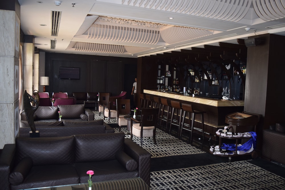 The Bristol Hotel 48/68