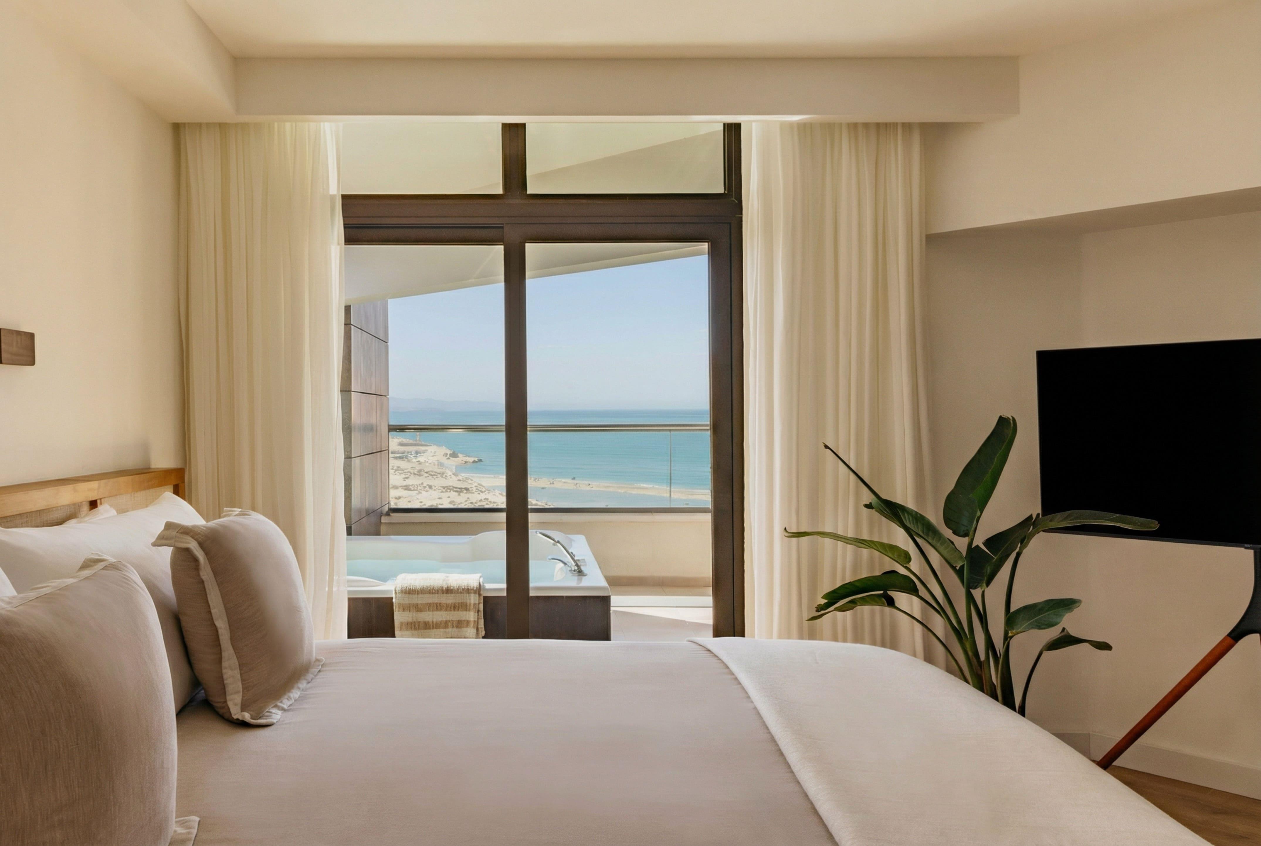 Reserve, Suite, Ocean Front, Hot Tub