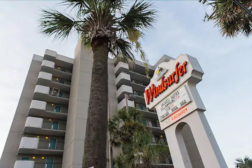 Windsurfer Hotel 2/49