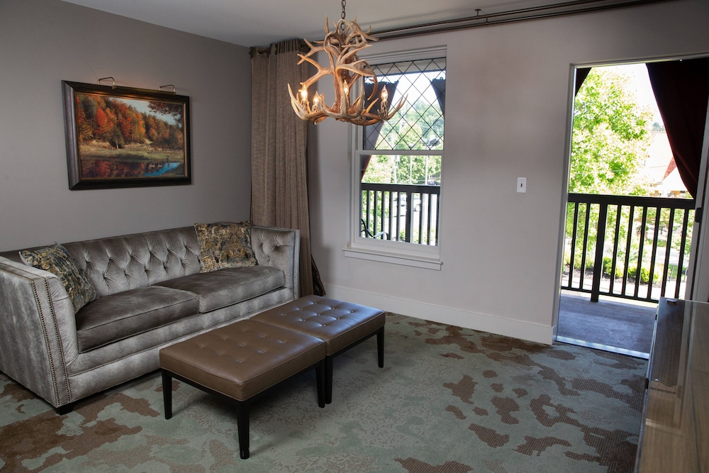 Grand Bohemian Hotel Asheville Autograph Collection 25/41