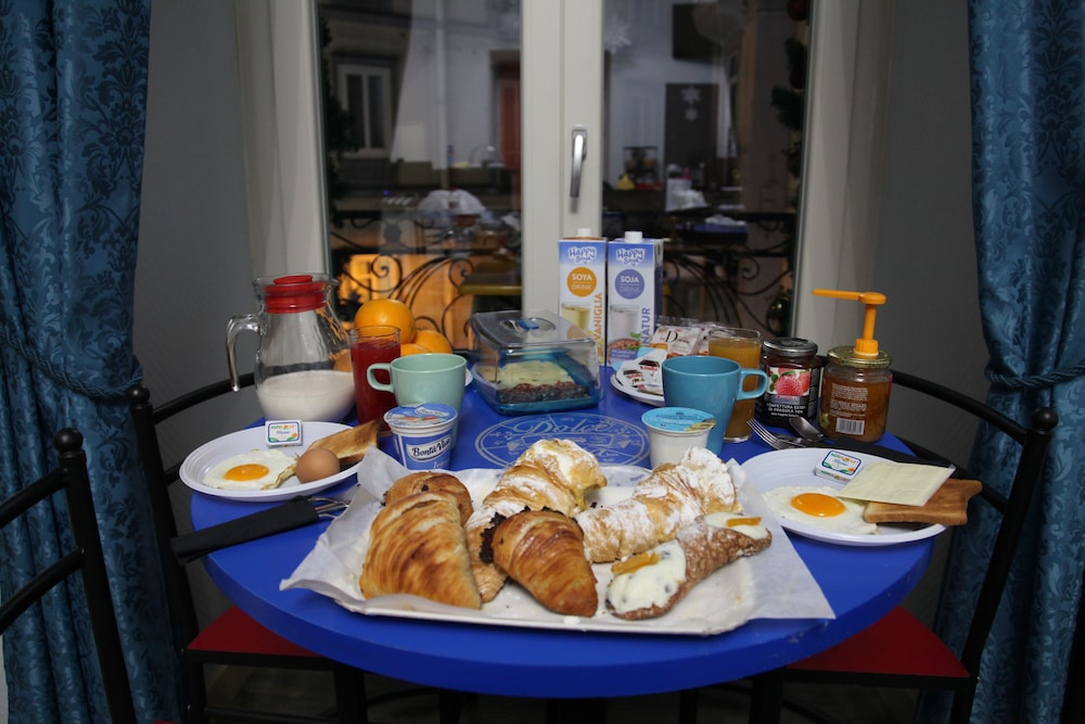 Margherita Rooms Breakfast 14/22