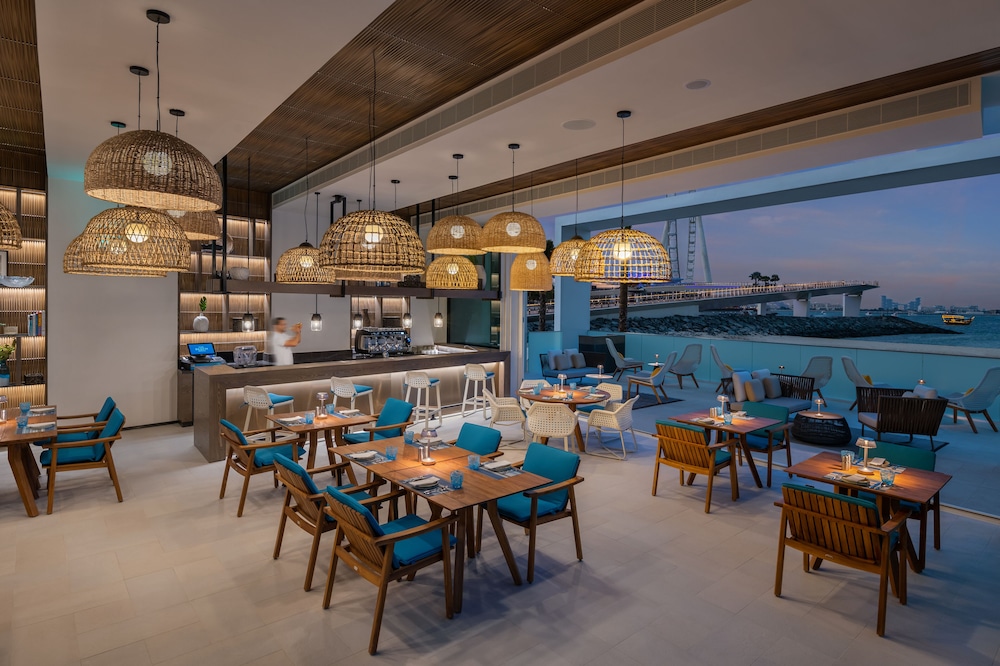 Address Beach Resort 75/78