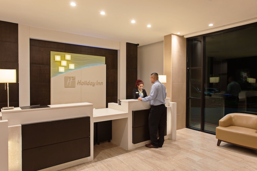 Holiday Inn Long Beach Airport 8/69