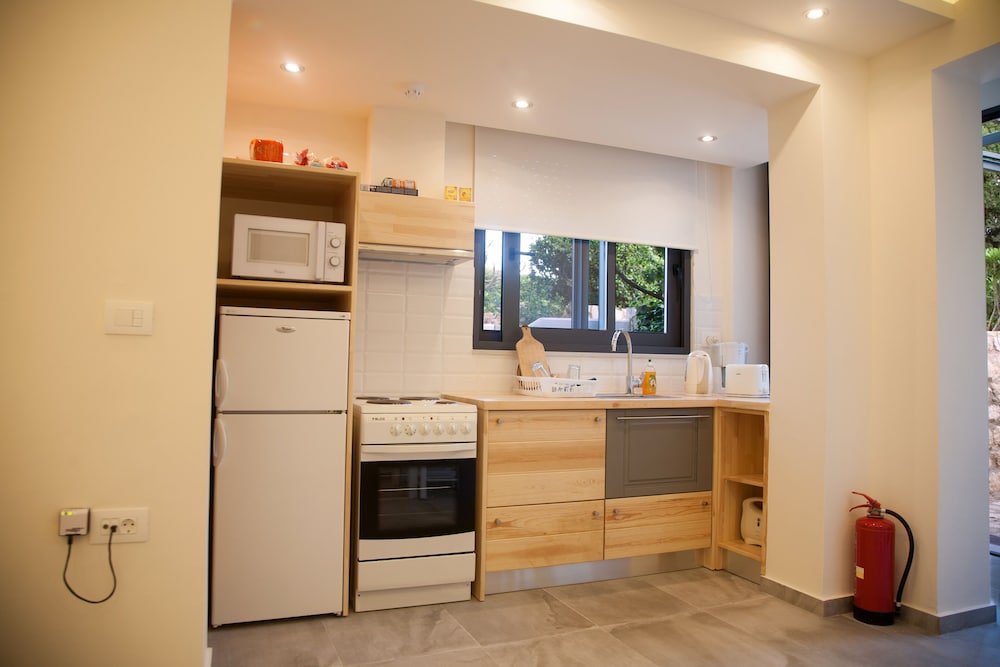 Artemis Village Apartments &amp; Studios 23/50