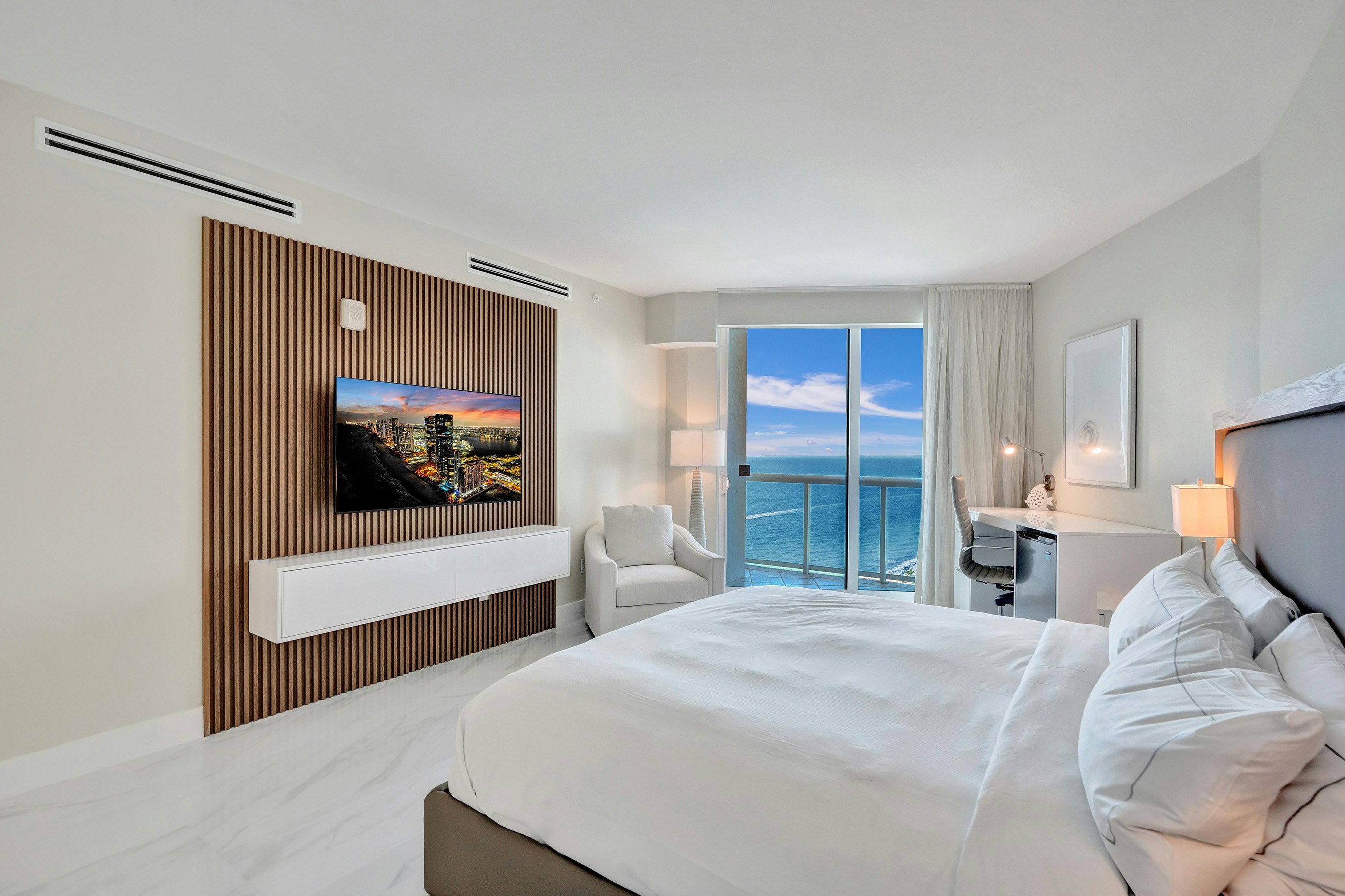 3 Bedrooms, Penthouse, Ocean Front