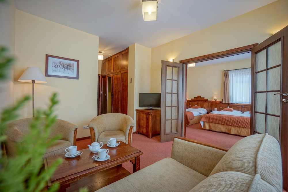 REDYK HOTEL 27/49