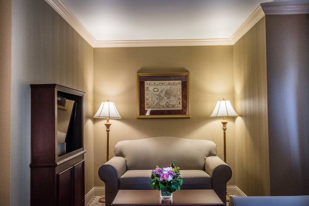 Madison Hotel 29/53