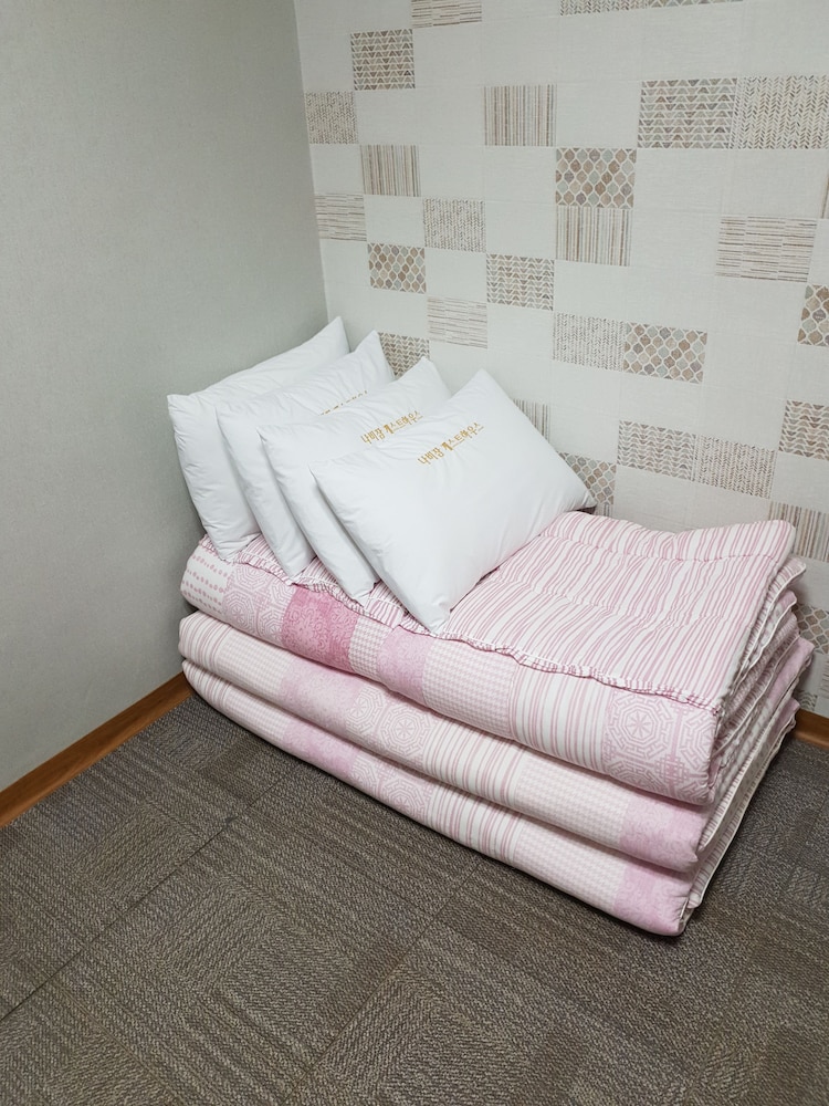 Nabizam Guesthouse 12/31