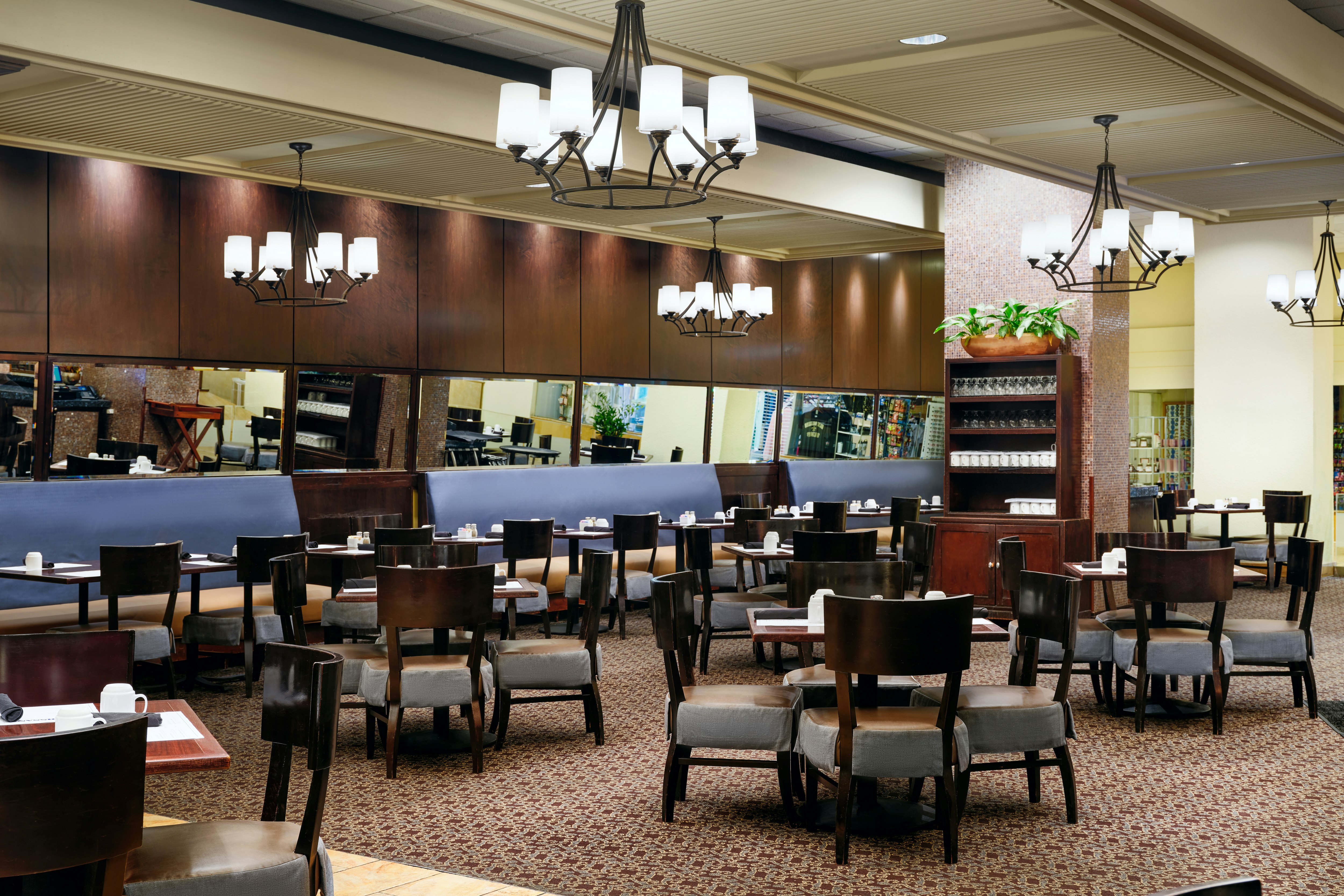 Hilton New Orleans Riverside 42/55