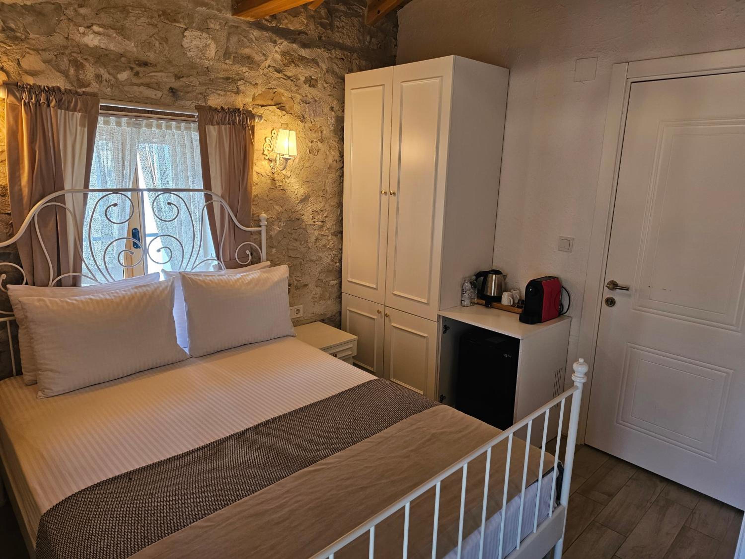 Room, Double Bed, Pool View
