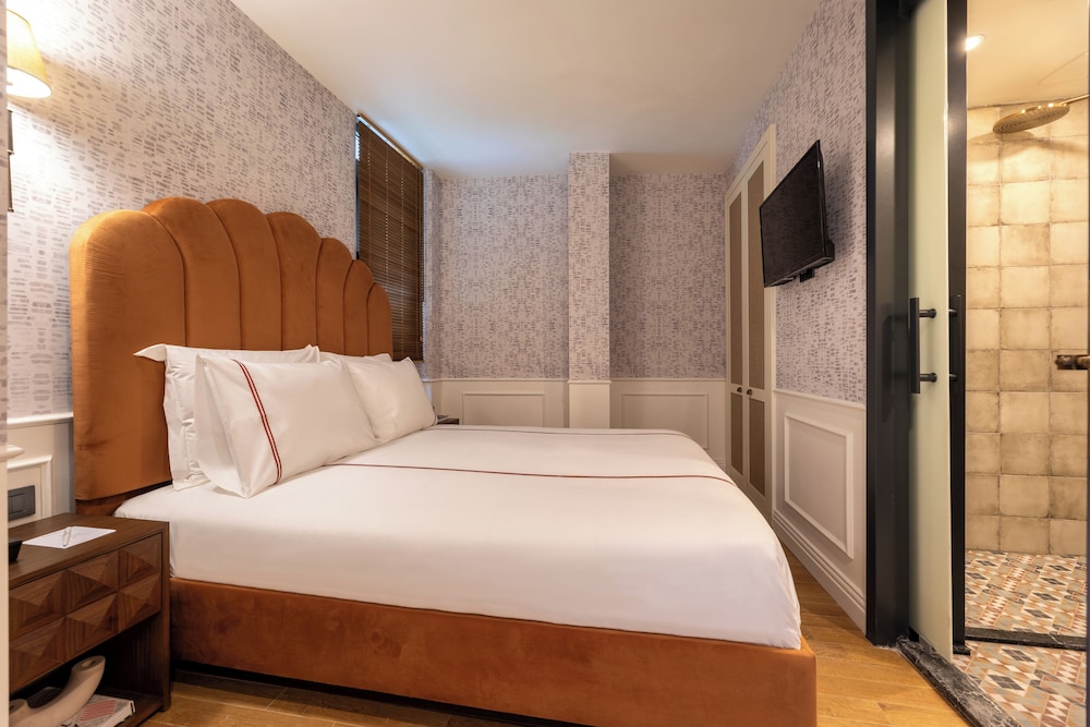 Khai Hotel Karakoy 43/60