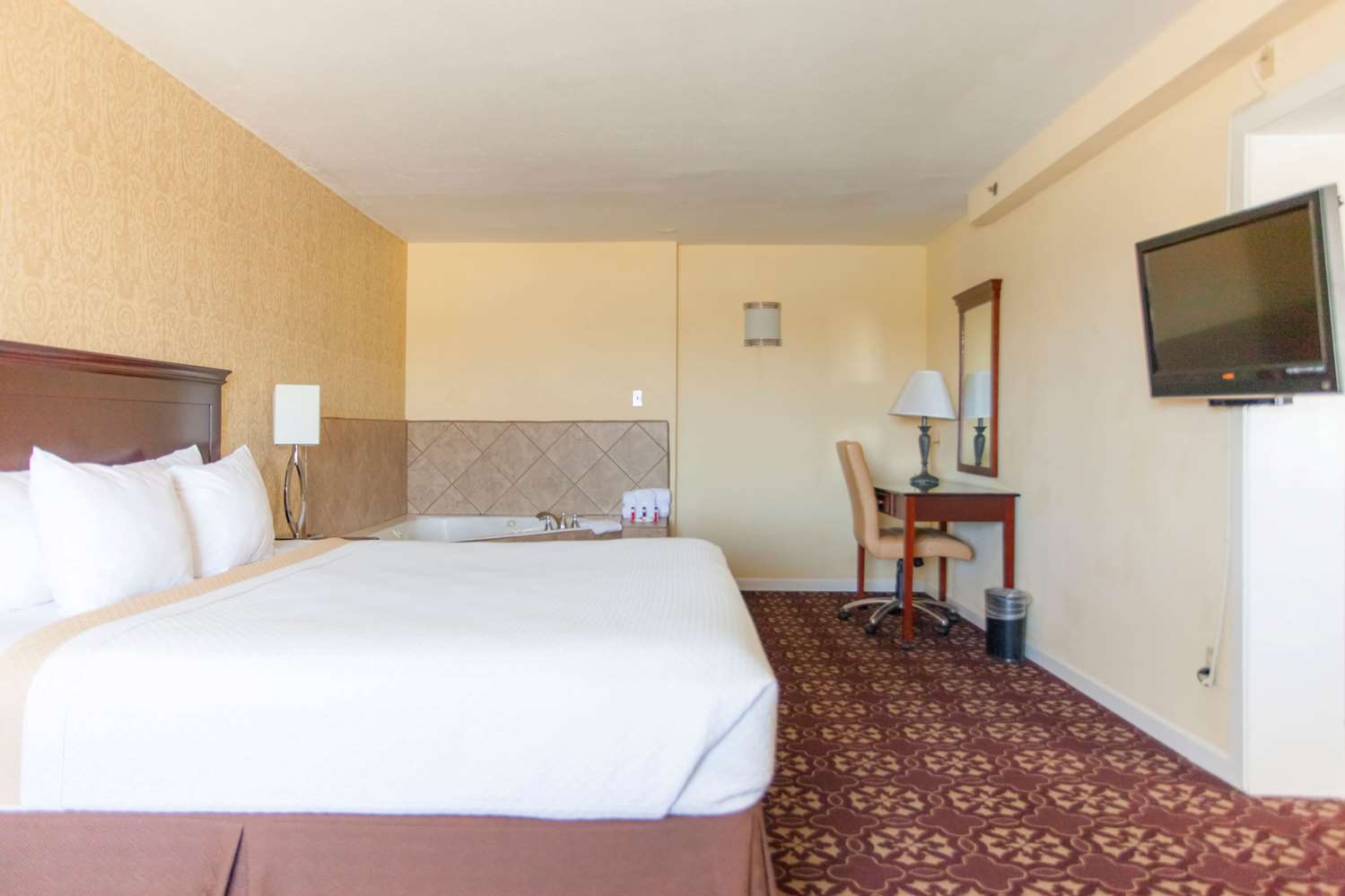 Days Inn By Wyndham Shenandoah 8/52