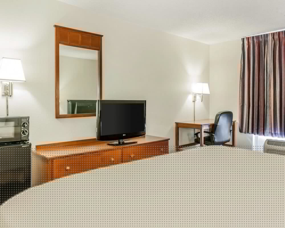 Baymont by Wyndham Indianapolis East 19/45