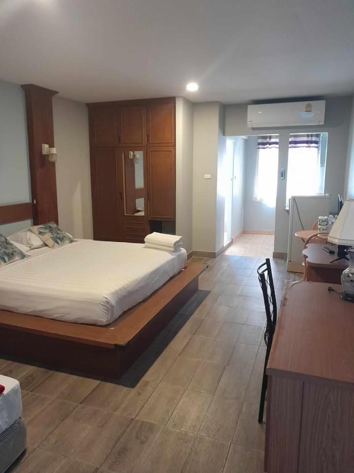 جناح، Green Beach Pattaya 5/8