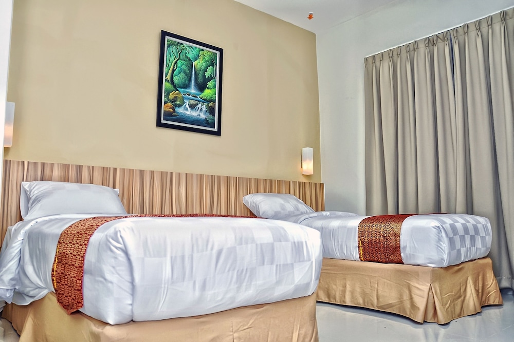 Airy Syariah Padang Barat Hang Tuah 211 14/36