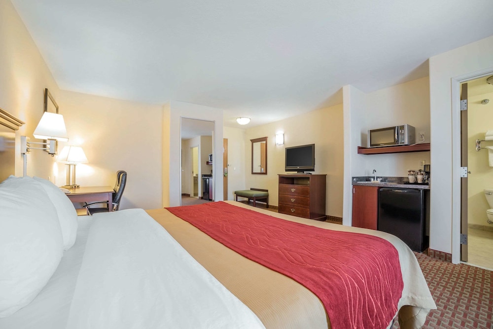 Comfort Inn & Suites Rock Springs-Green River, WY 24/39