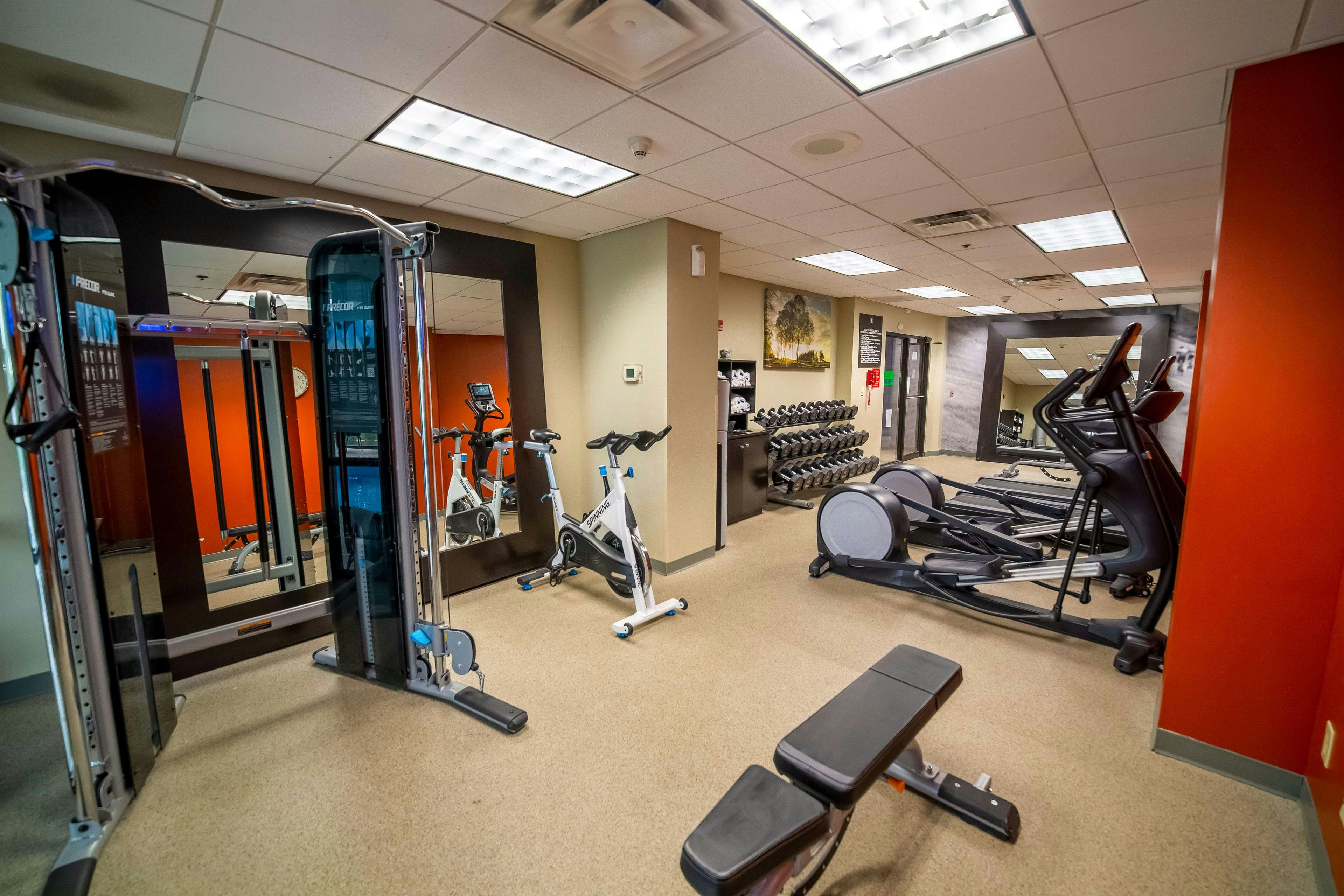 Embassy Suites by Hilton Kansas City Overland Park 27/50