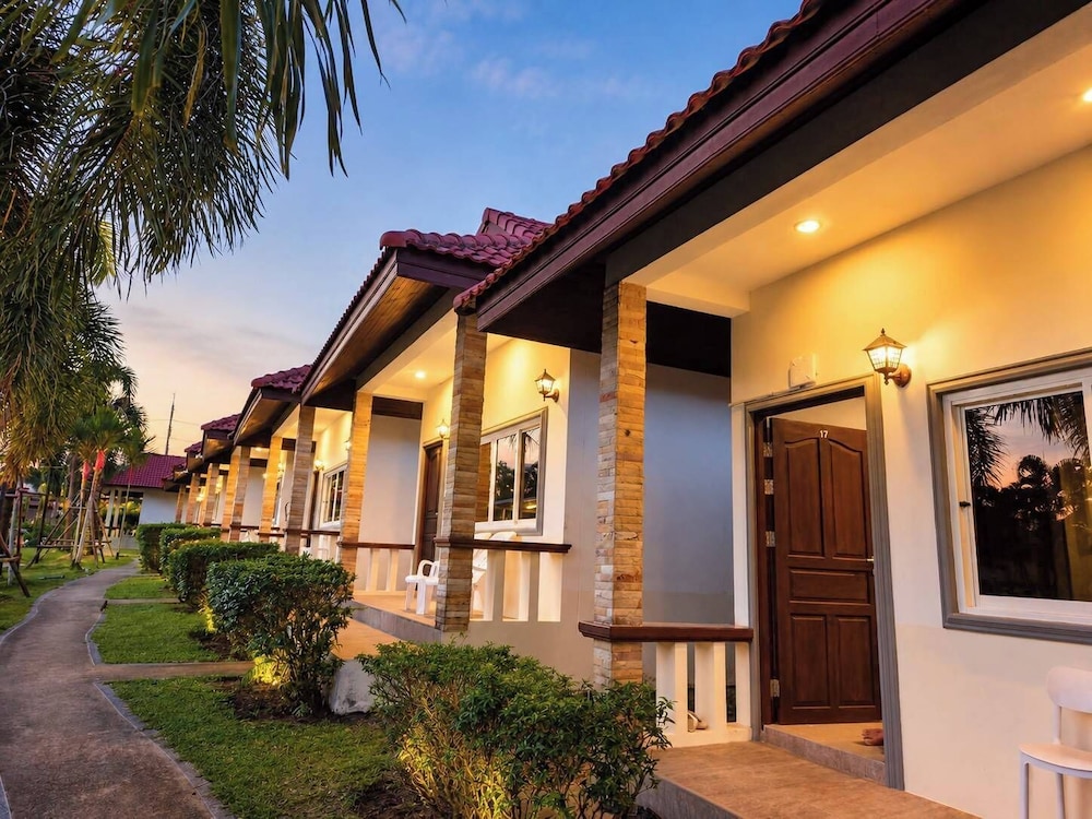 Phuket Airport Villa 3/80