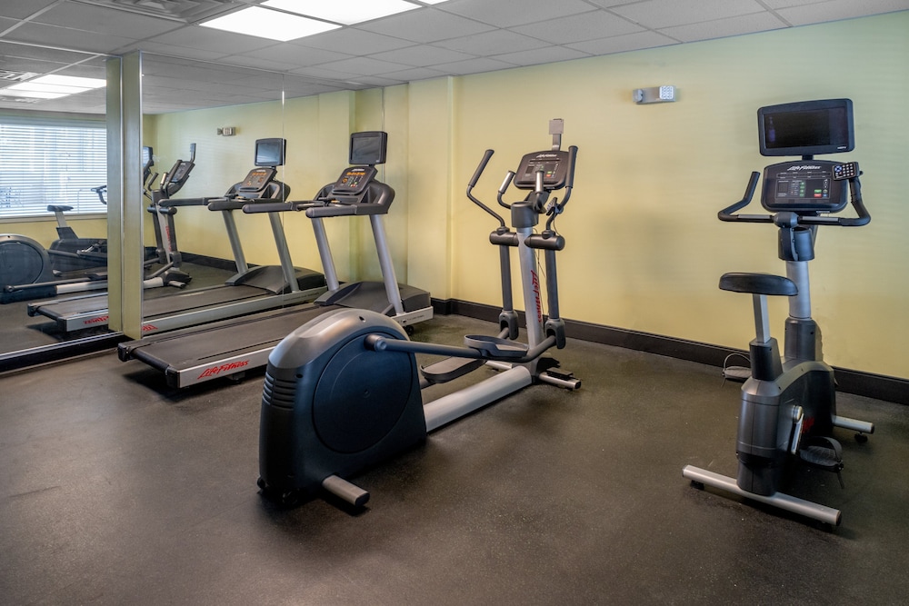 Holiday Inn Hotel & Suites Beckley 30/58