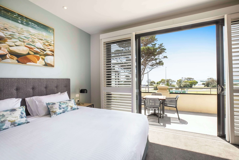 Suite, 2 King Beds, Beach Front