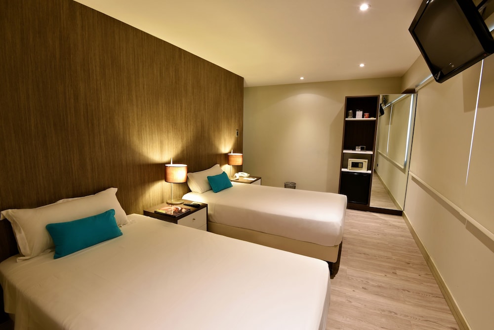 Mariel Hotel 7/53