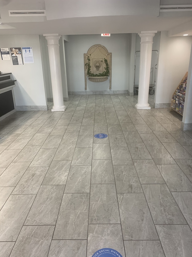 Motel6 Grand Prairie, TX - Interstate 30 43/51