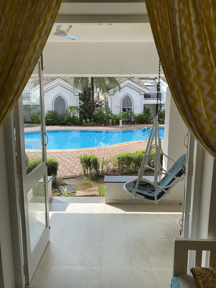 Riviera Hermitage 24/50
