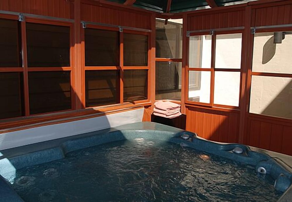 Boulder Twin Lakes Inn 23/49