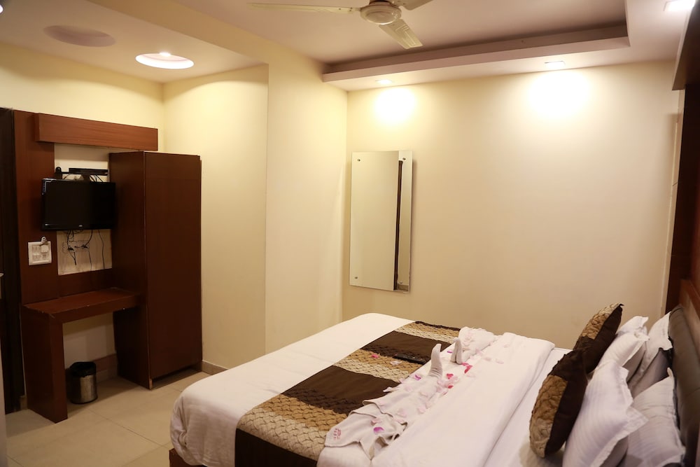 Hotel Shivam International 12/25
