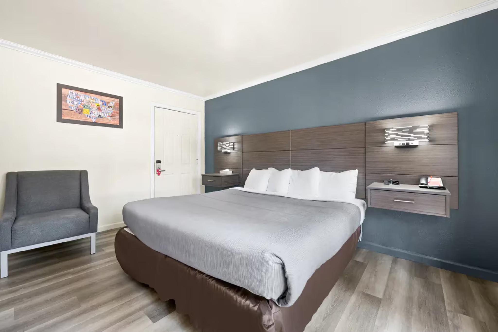 Efficiency, King Bed
