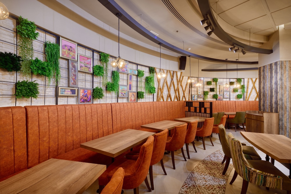 restaurant cafeteria