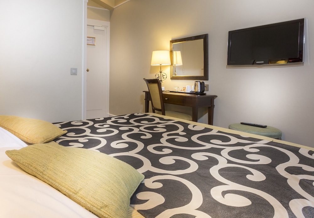 Hotel Du Bois Champs-Elysees 6/50