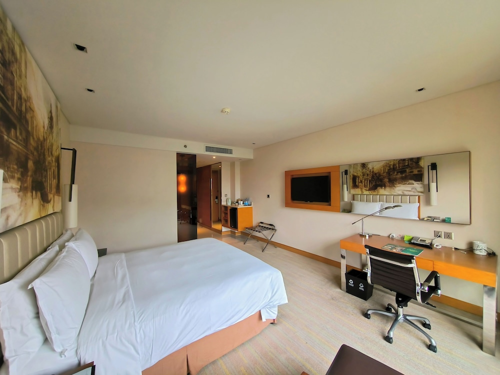 HOLIDAY INN GUANGZHOU SCIENCE CITY 12/50