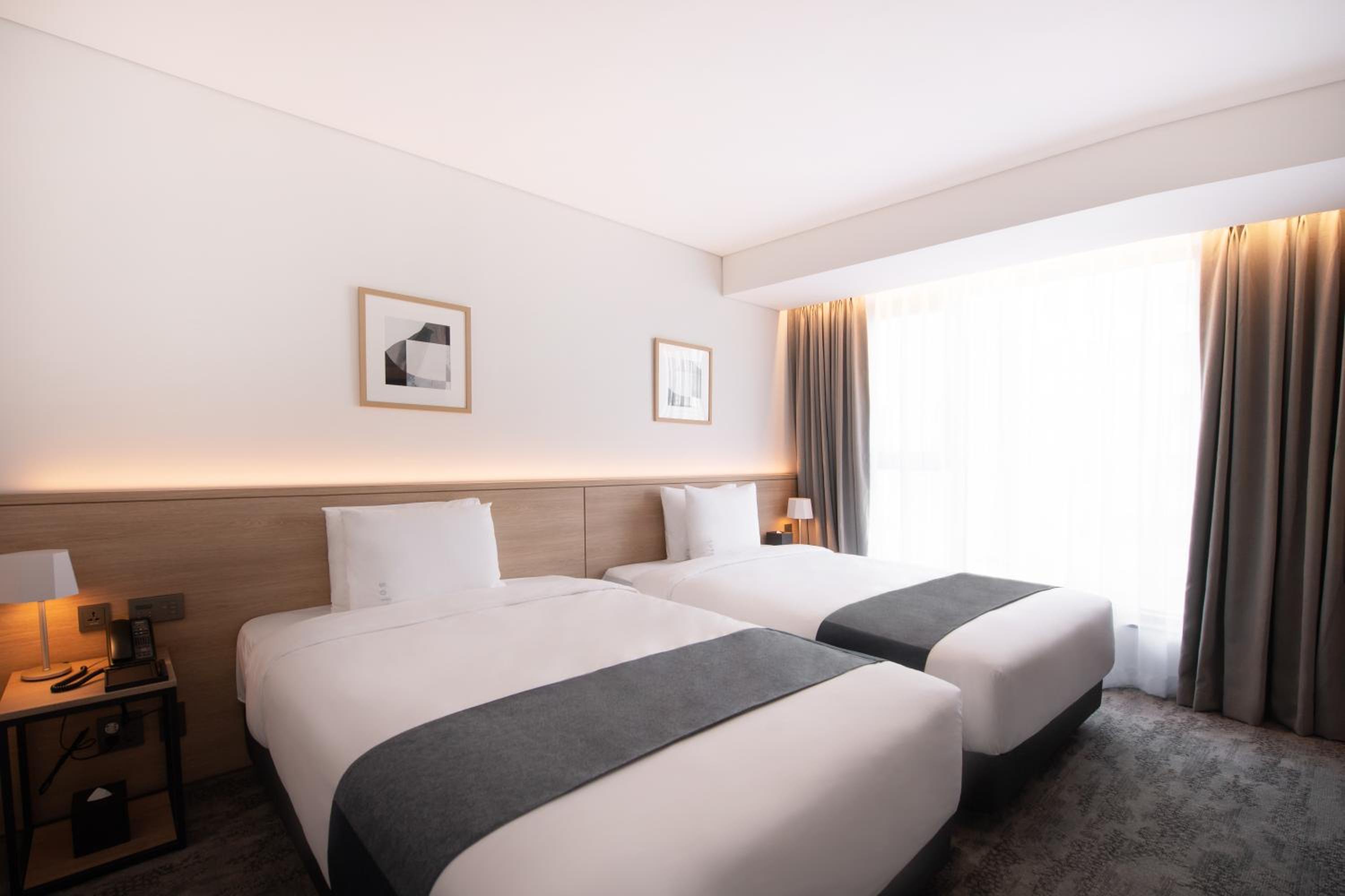 DELUXE, SUITE