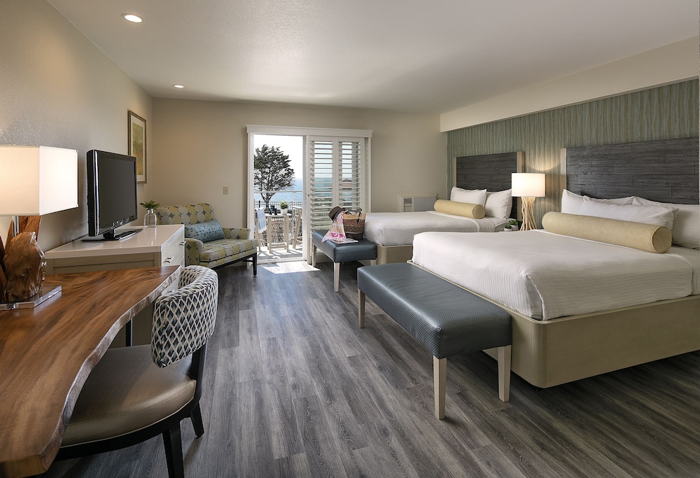 Inn at the Cove 25/64