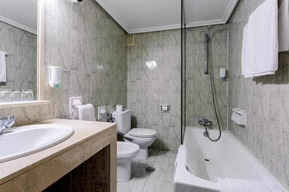 Apartamentos Torreluz 68/72