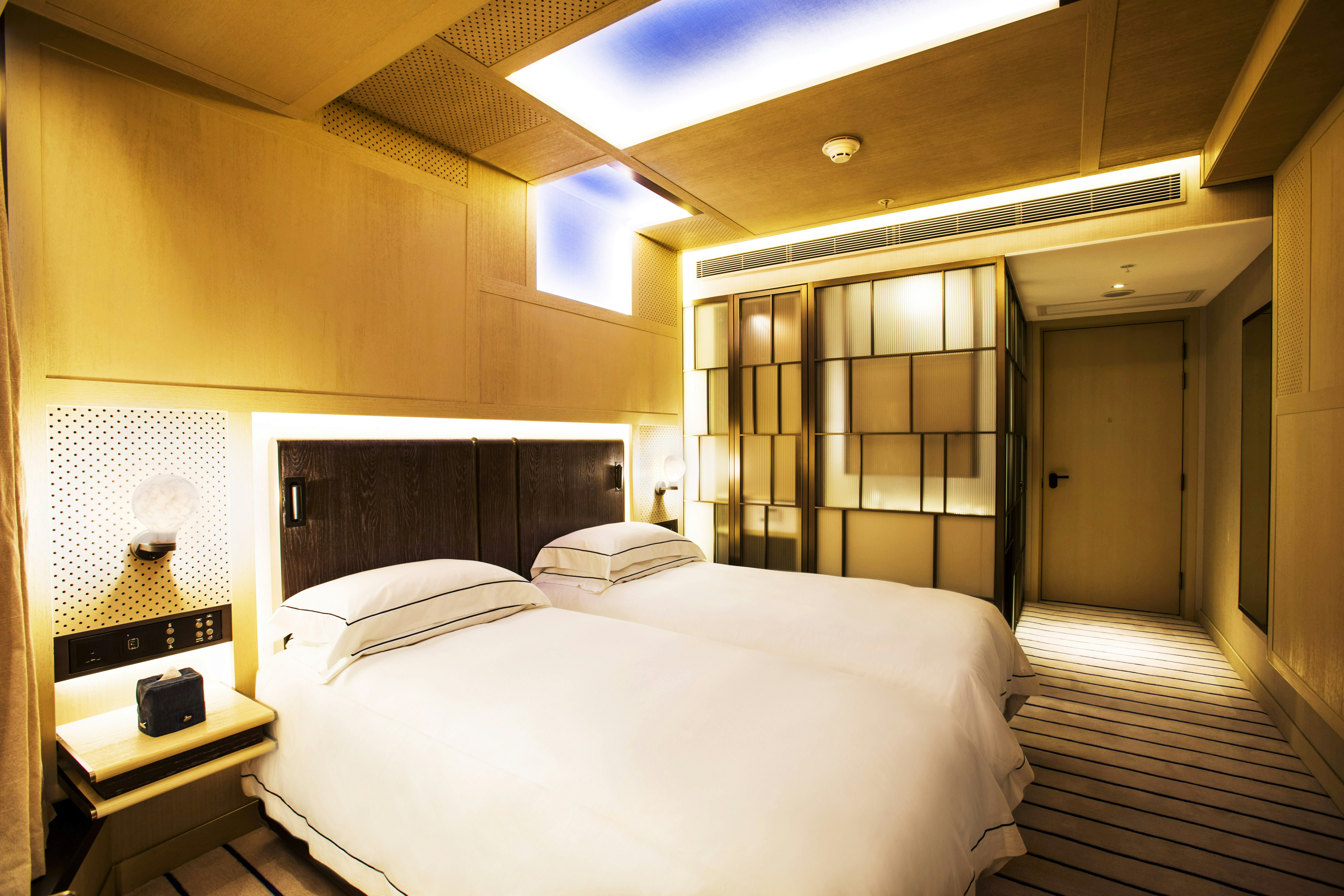 The Emperor Hotel 7/30