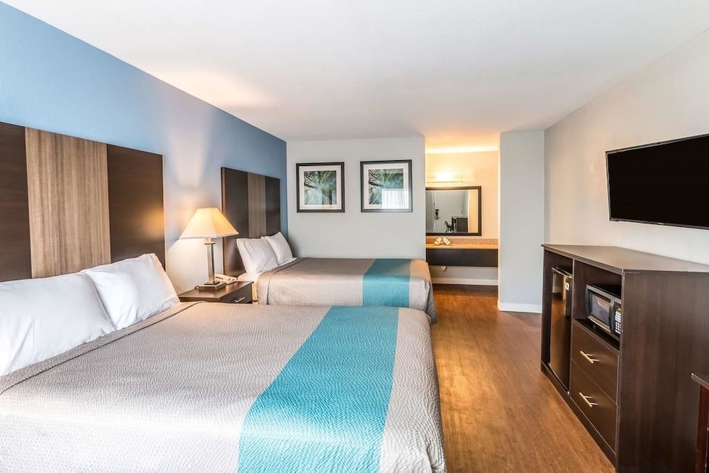 Econo Lodge Mineral Wells, TX 9/23