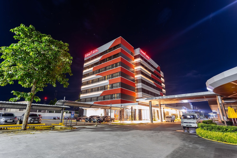 Summit Hotel Tacloban 56/63