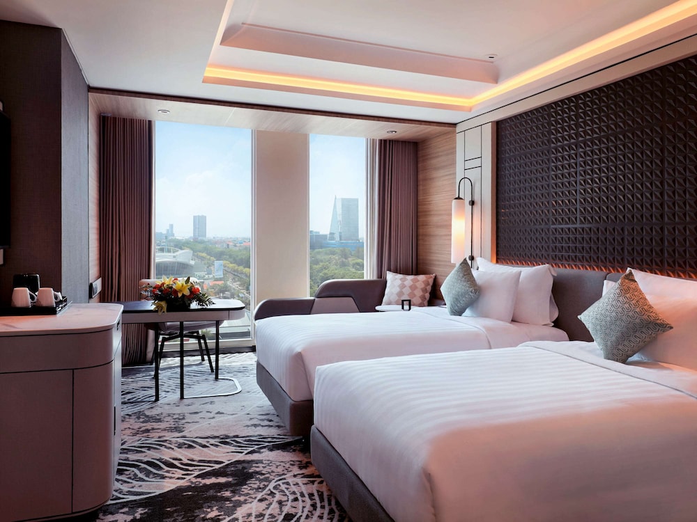 Movenpick Surabaya City 18/68