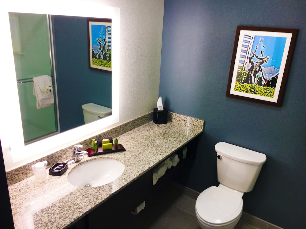 Gundersen Hotel & Suites 35/48