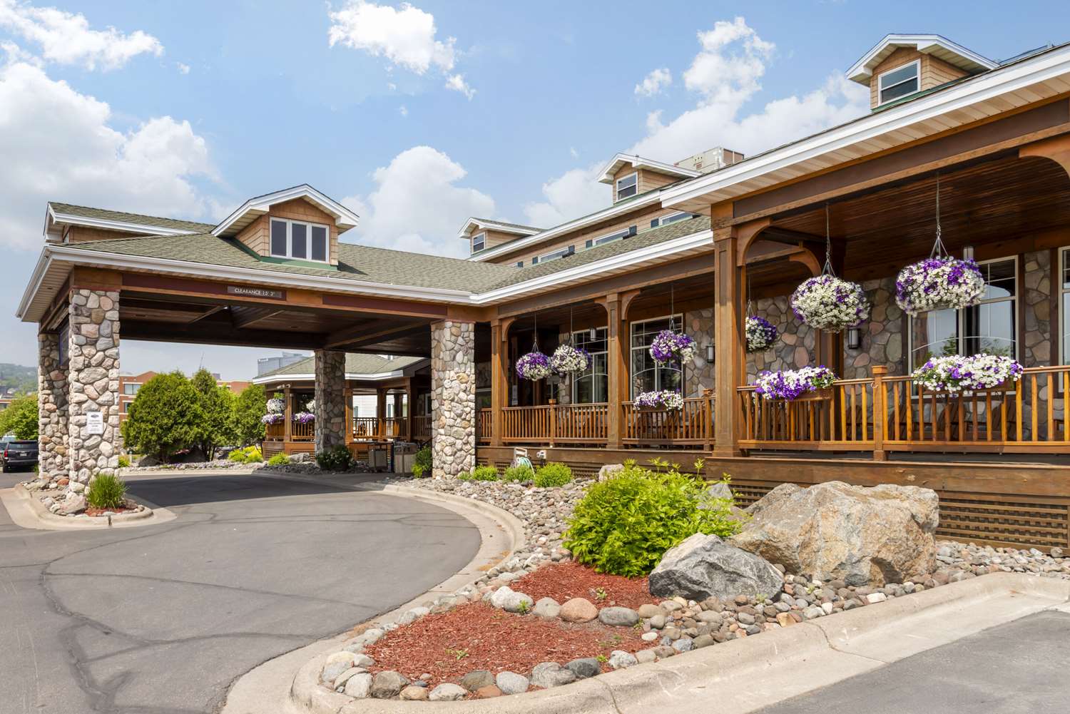 Lift Bridge Lodge Ascend Hotel Collection 1/5