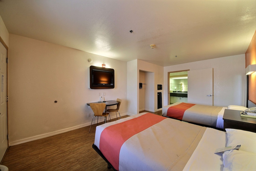 Motel6 Edinburg, TX 29/49