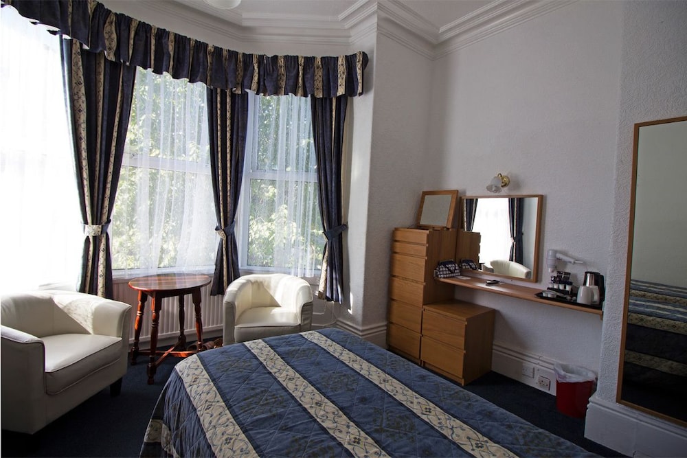 Evans Hotel 14/37