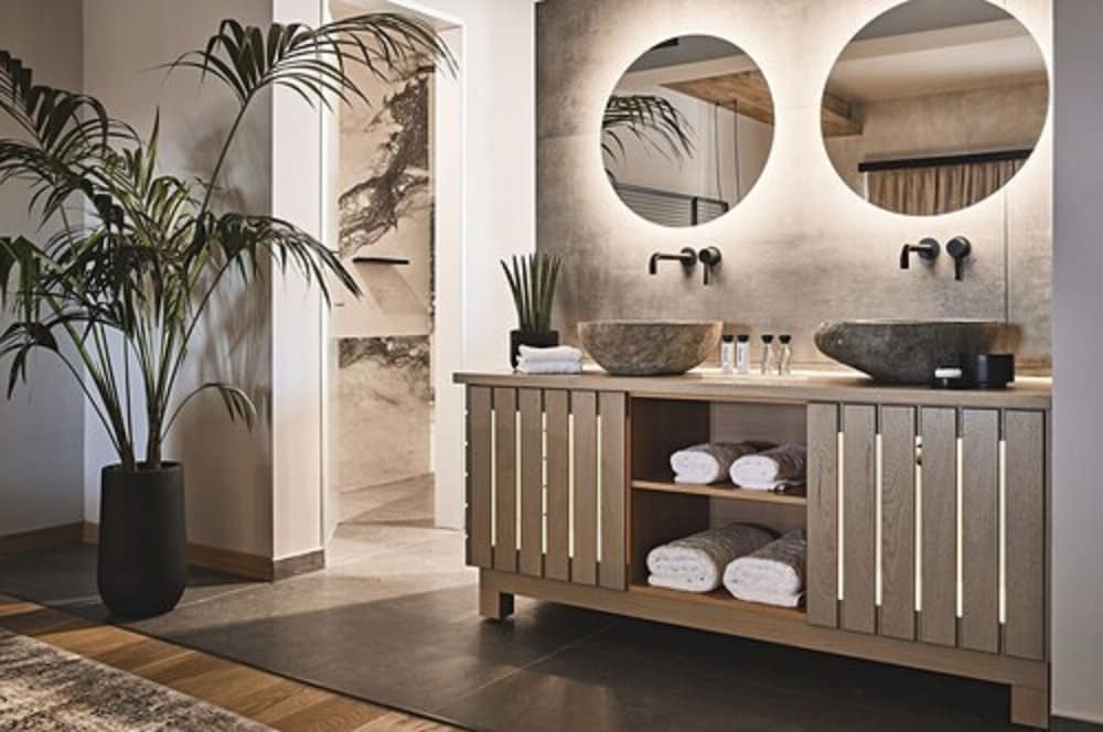 Cama Luxury Suites 5/58