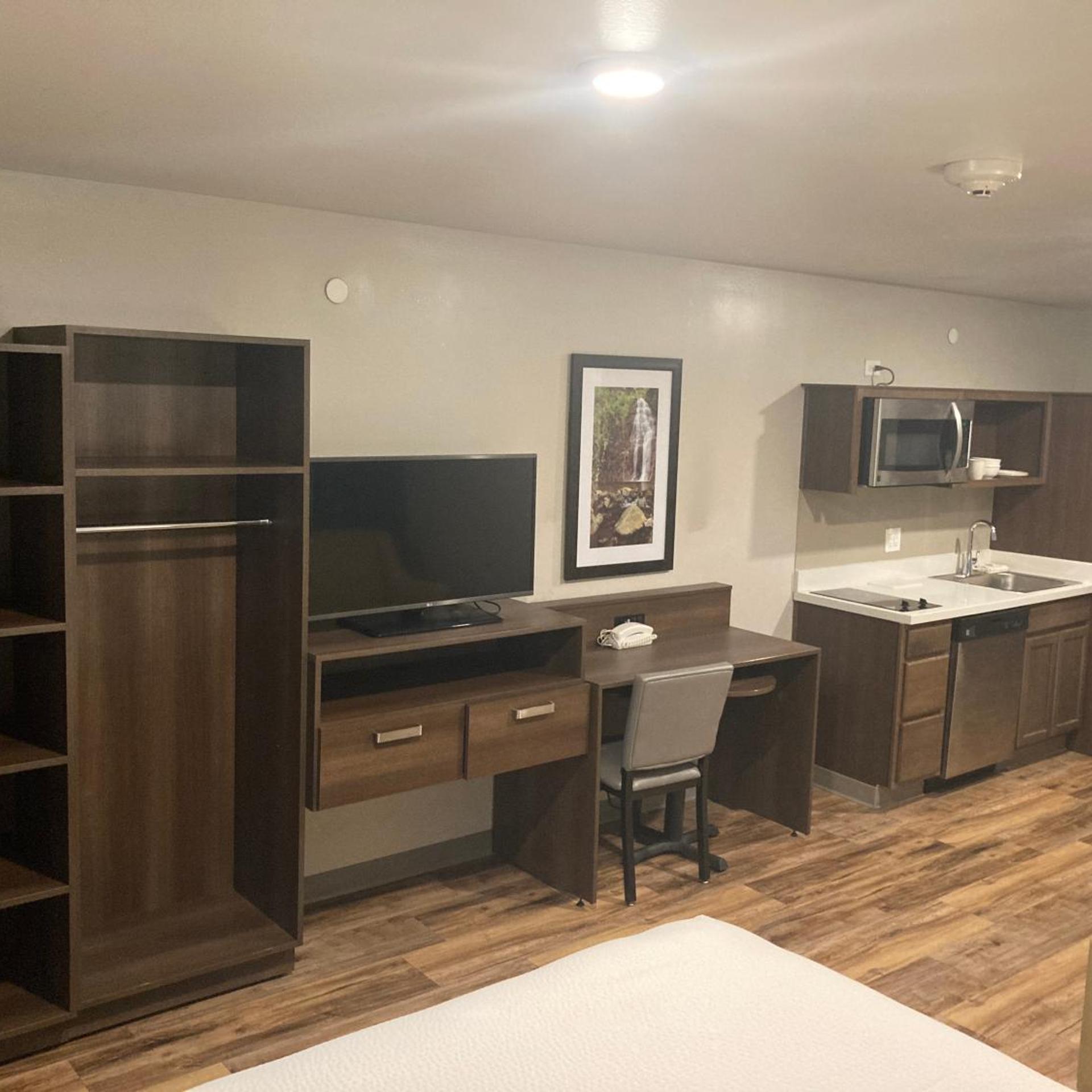 WoodSpring Suites Cherry Hill 14/24