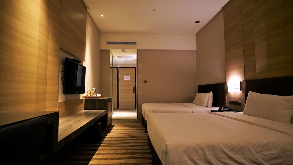 STANDARD, TWIN BEDS, NO WINDOW