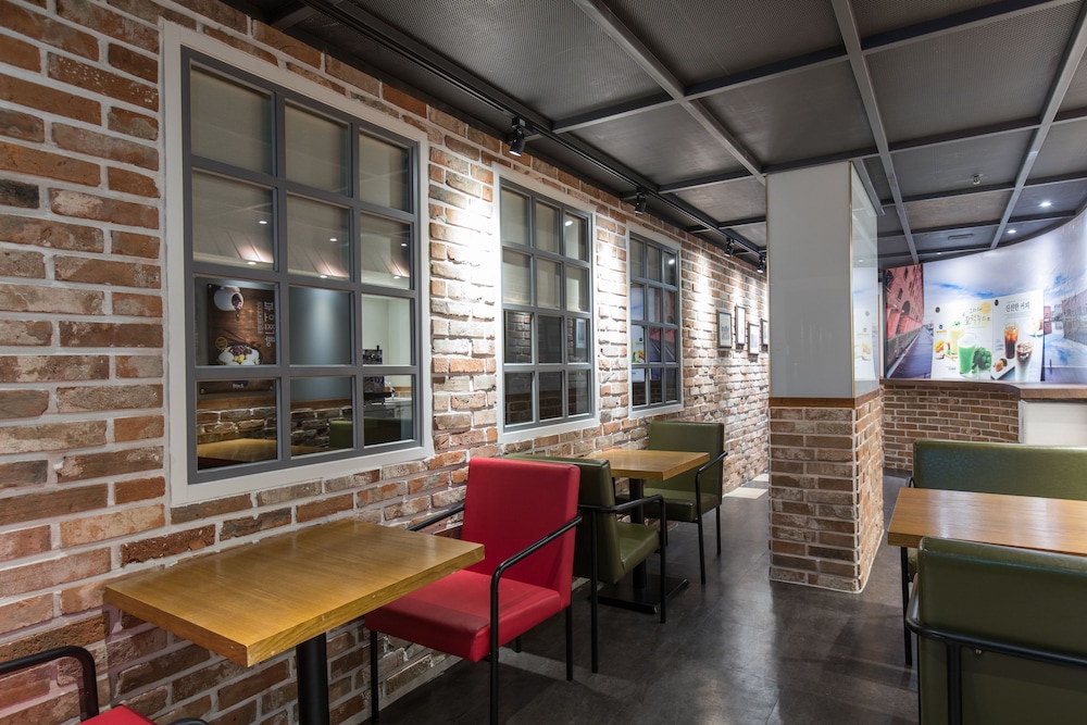 Uniqstay Hostel And Suite 37/46