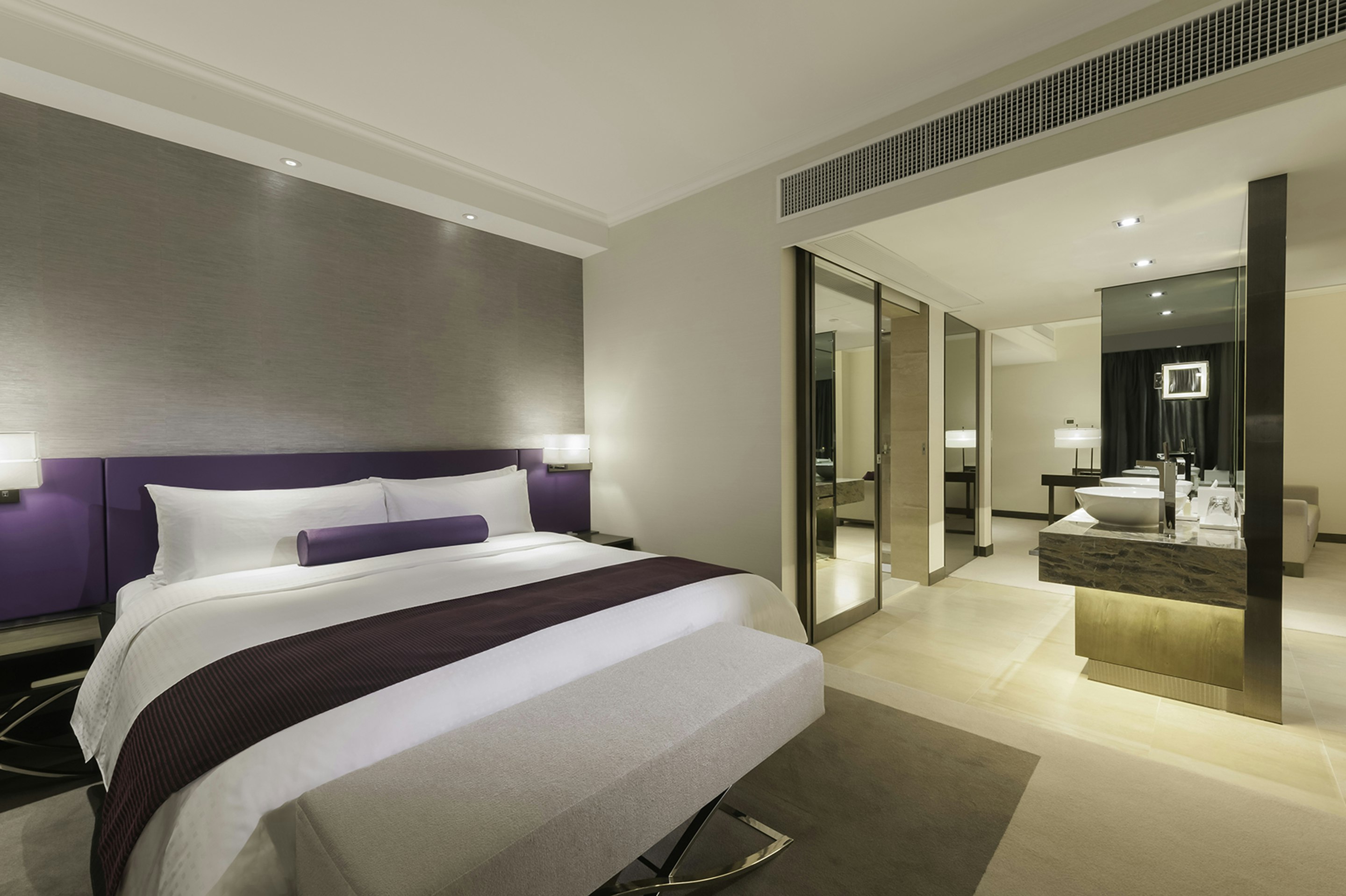 Gateway Hotel 10/50