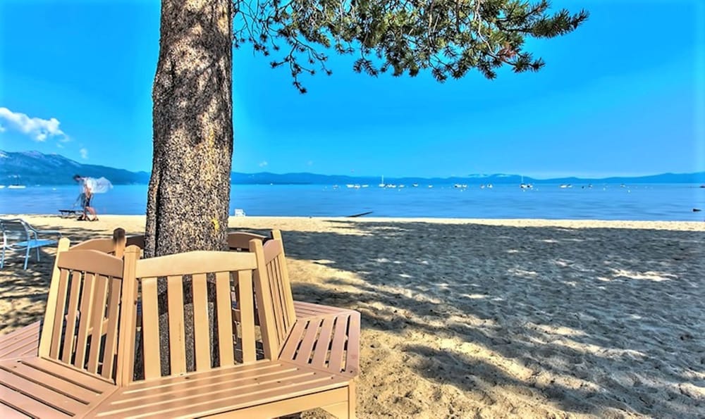 Tahoe Beach Ski Club 70/74